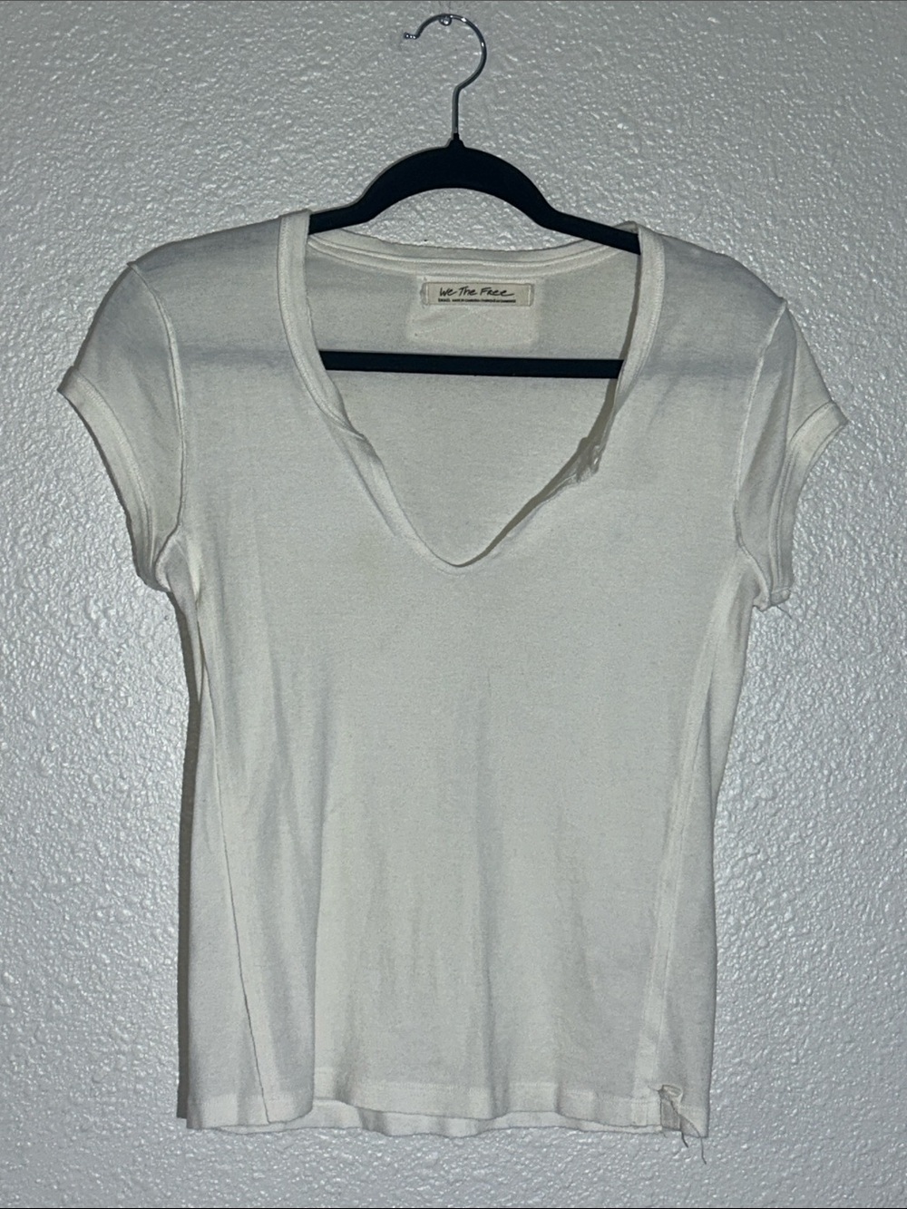 We The Free Always Yours Cream Distressed V-Neck Short Sleeve Tee Sz S